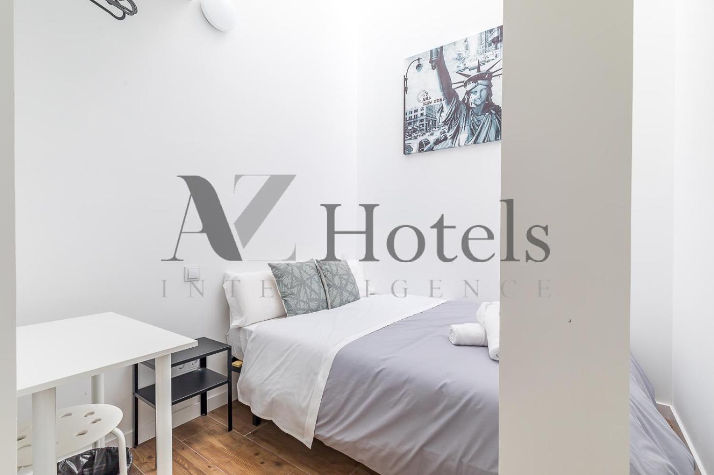 Ayz Luis Cabrera-Auto Check-In Property มาดริด ภายนอก รูปภาพ