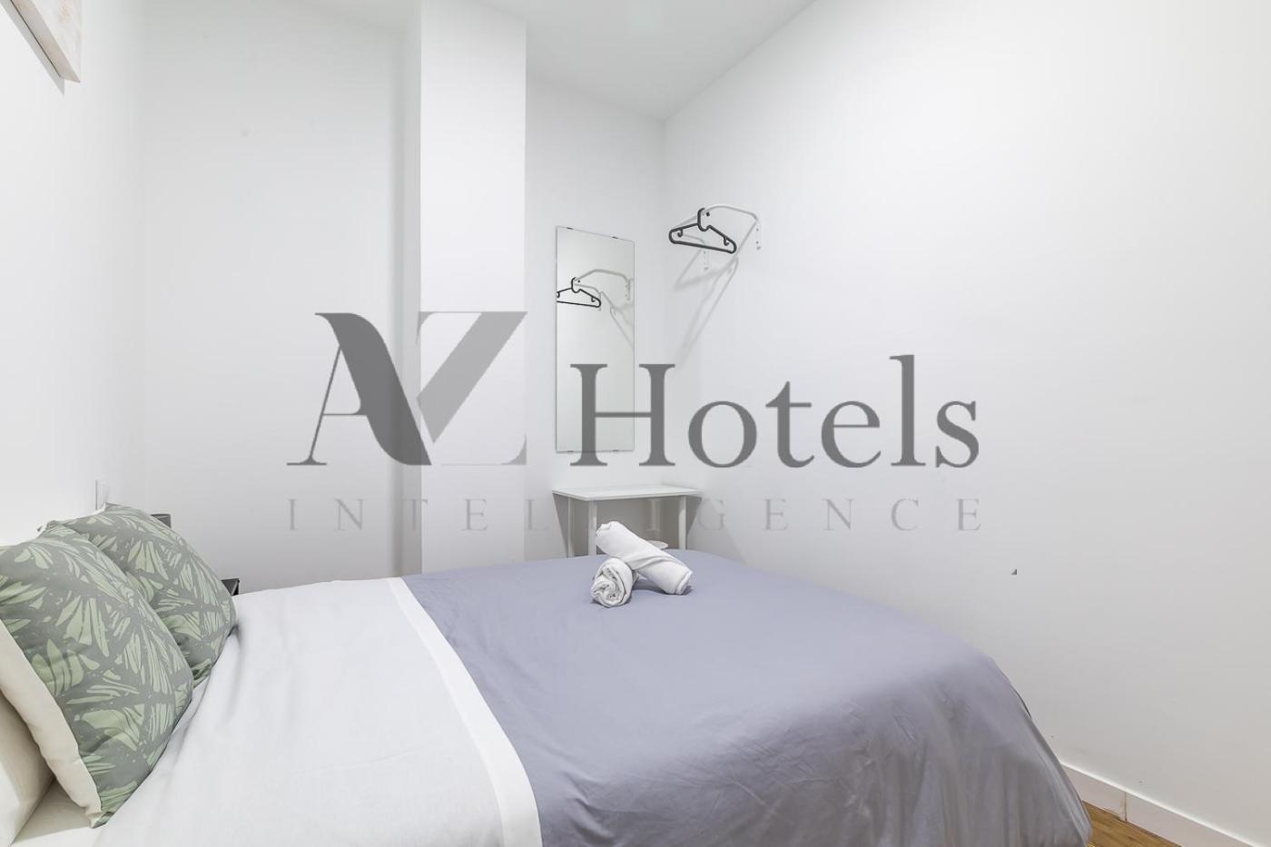 Ayz Luis Cabrera-Auto Check-In Property มาดริด ภายนอก รูปภาพ