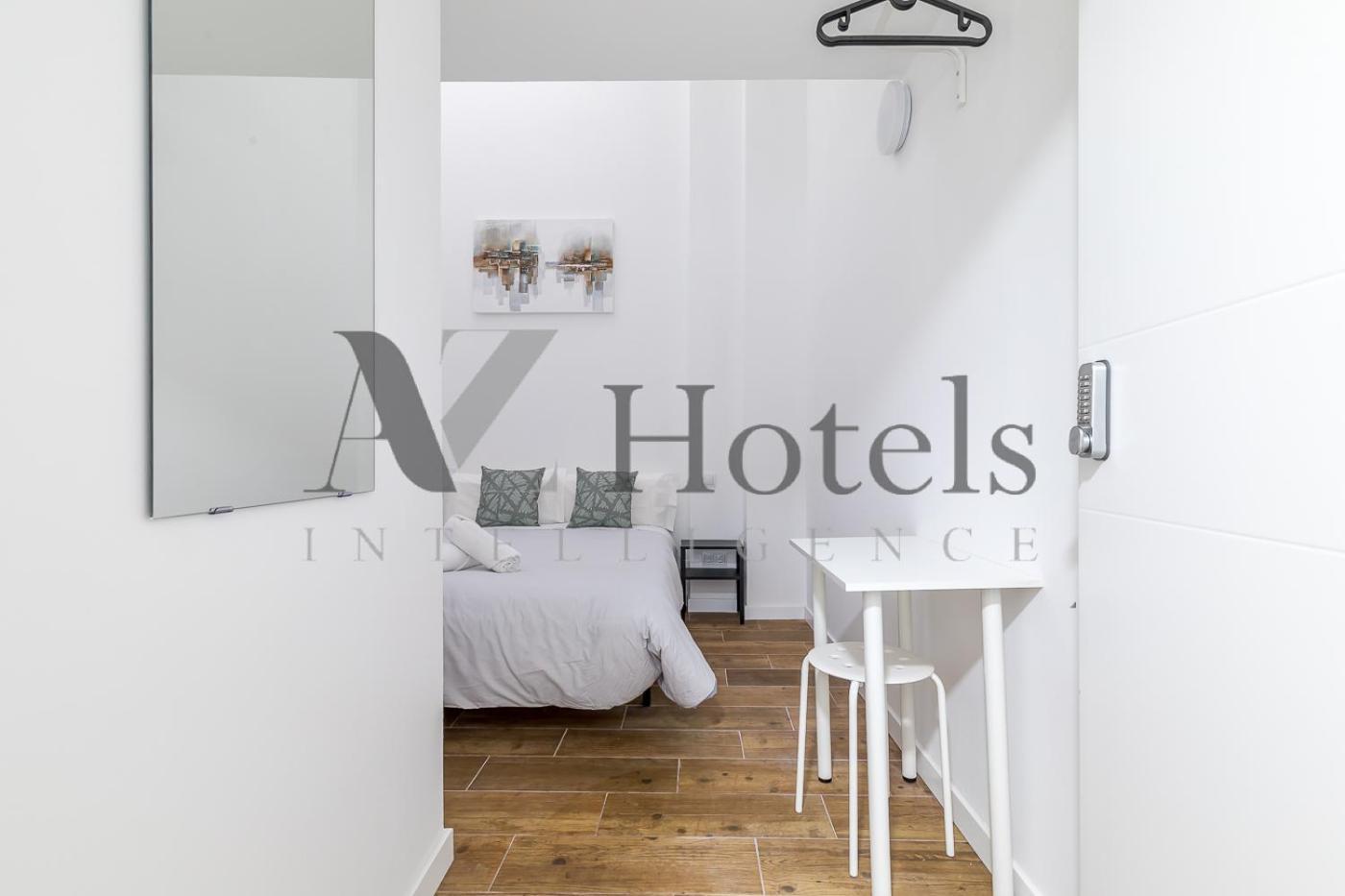 Ayz Luis Cabrera-Auto Check-In Property มาดริด ภายนอก รูปภาพ