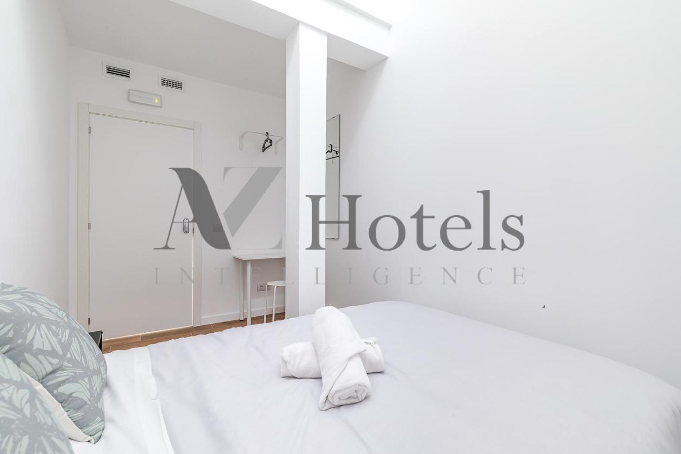 Ayz Luis Cabrera-Auto Check-In Property มาดริด ภายนอก รูปภาพ