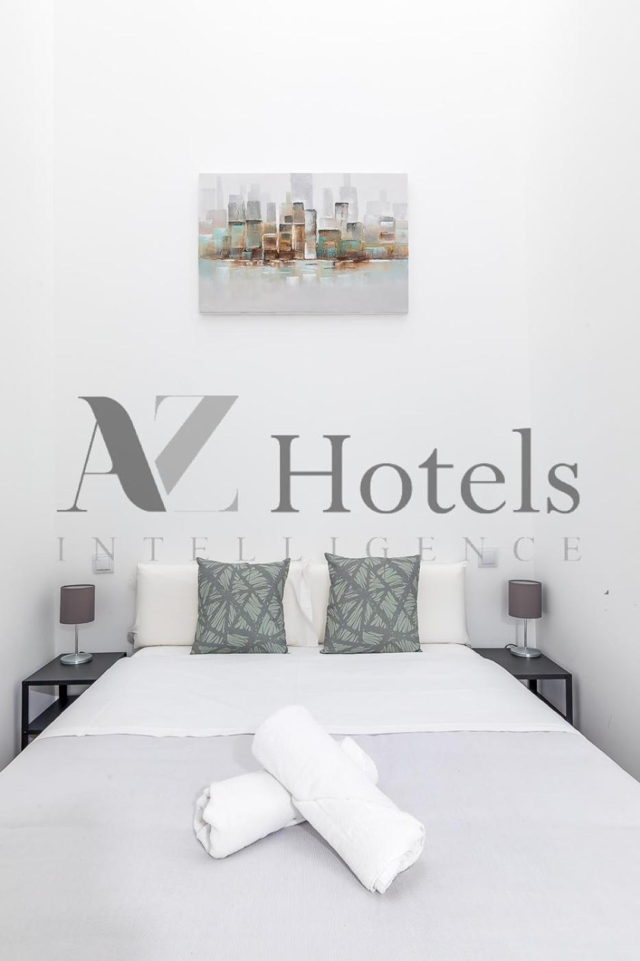Ayz Luis Cabrera-Auto Check-In Property มาดริด ภายนอก รูปภาพ