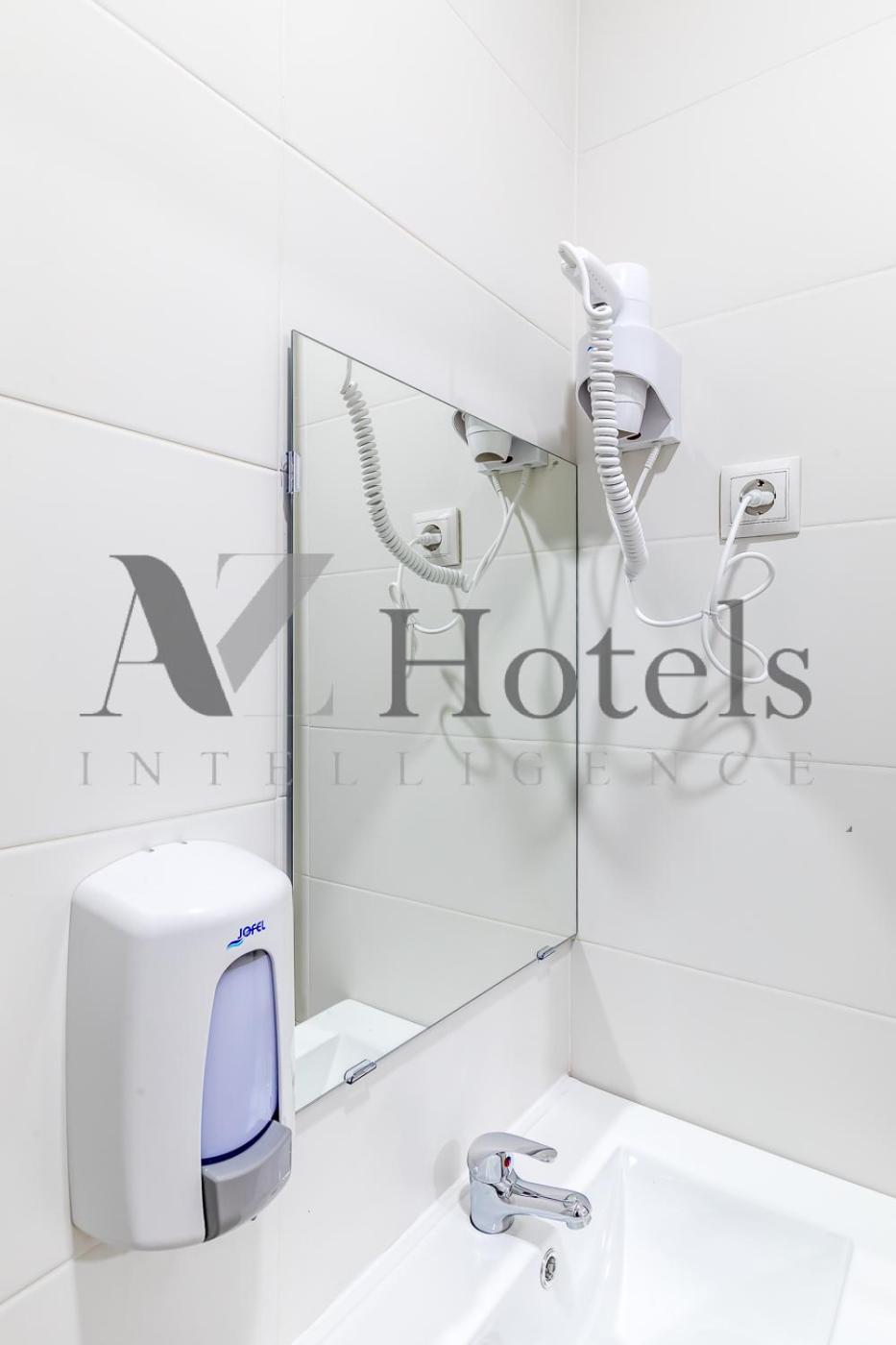 Ayz Luis Cabrera-Auto Check-In Property มาดริด ภายนอก รูปภาพ