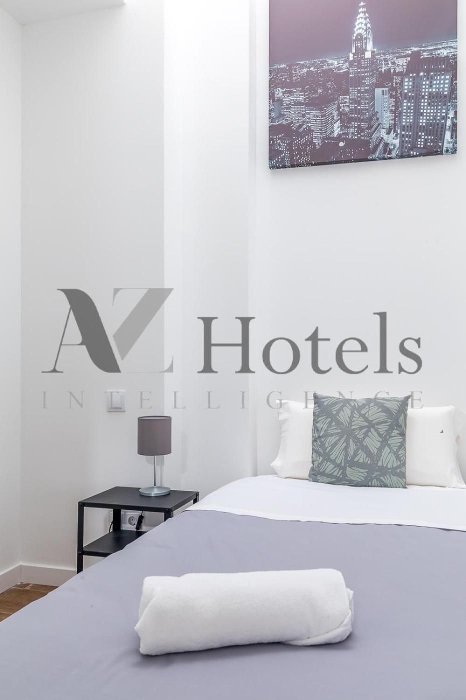 Ayz Luis Cabrera-Auto Check-In Property มาดริด ภายนอก รูปภาพ