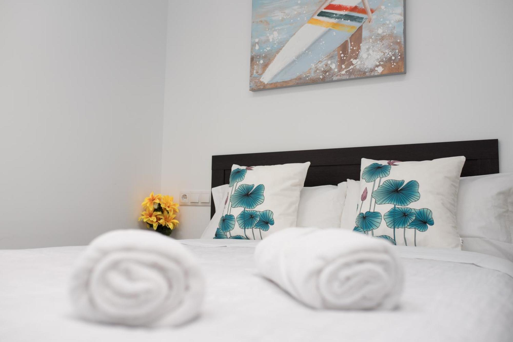 Ayz Luis Cabrera-Auto Check-In Property มาดริด ภายนอก รูปภาพ